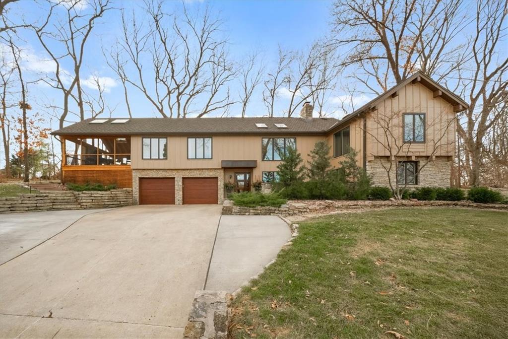 450 Hillcrest Road East Lake Quivira, KS 66217 - Photo 4 of 97