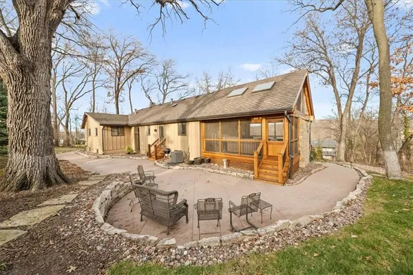 $1,175,000 | 450 Hillcrest Road East, Lake Quivira, KS 66217