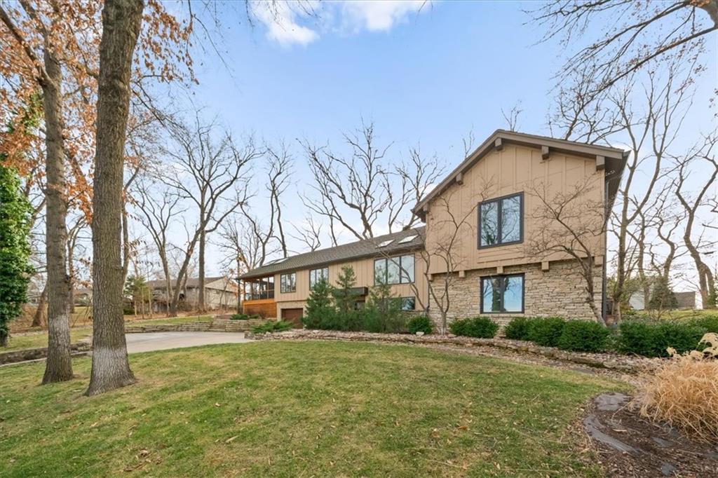 450 Hillcrest Road East Lake Quivira, KS 66217 - Photo 7 of 97