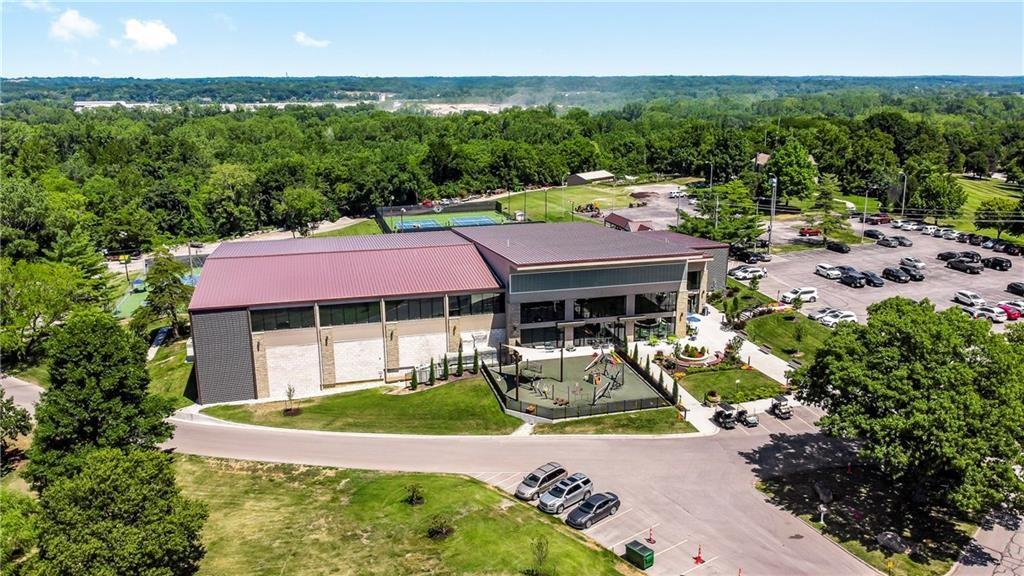 450 Hillcrest Road East Lake Quivira, KS 66217 - Photo 85 of 97