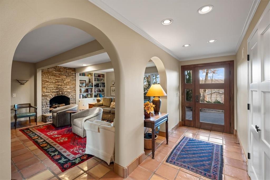 450 Hillcrest Road East Lake Quivira, KS 66217 - Photo 9 of 97