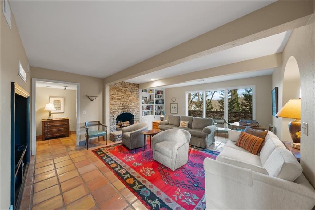 450 Hillcrest Road East Lake Quivira, KS 66217 - Photo 10 of 97