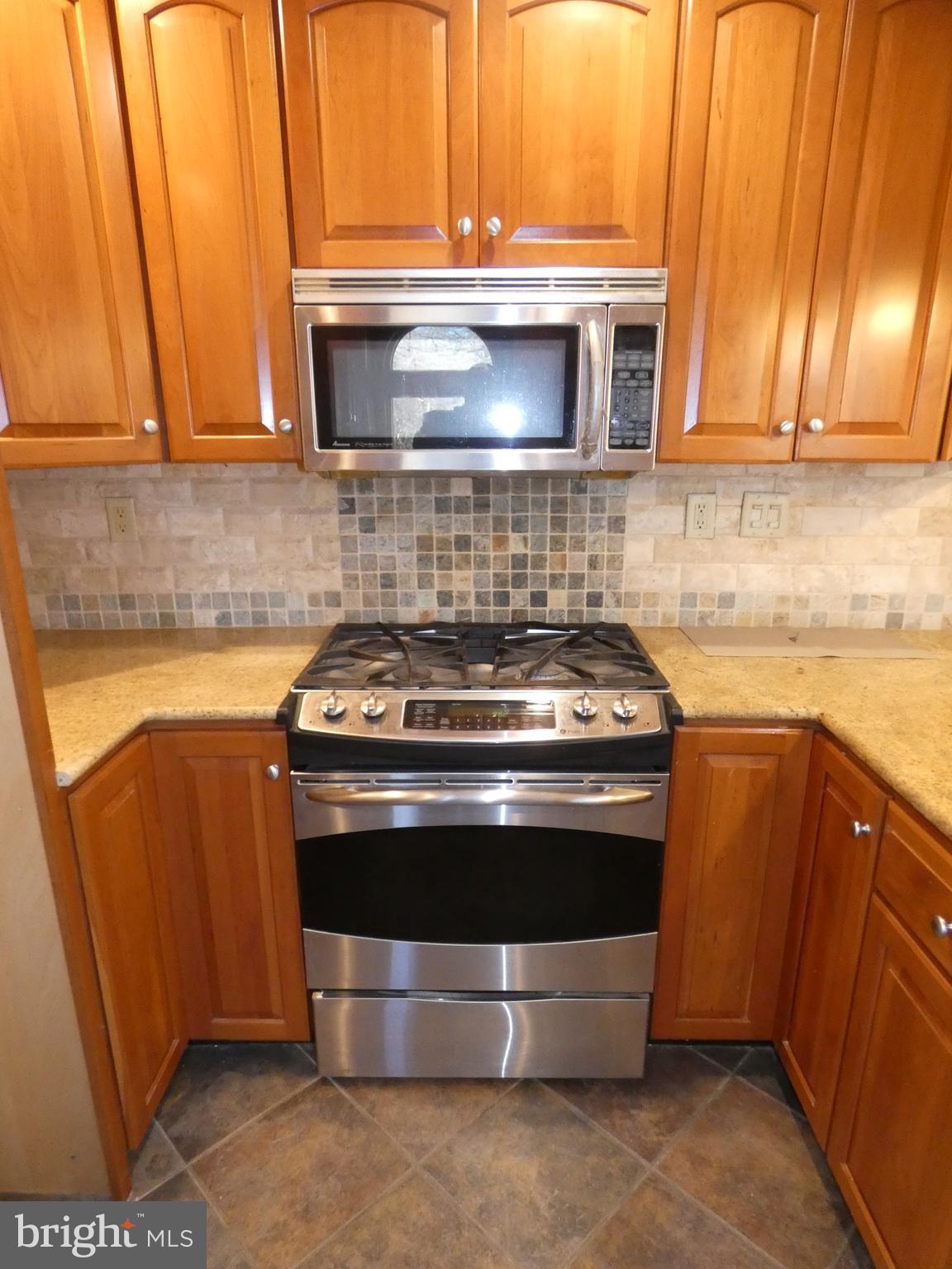 224 Hickory Corner Road Hightstown, NJ 08520 - Photo 5 of 78 Gallery Image 5