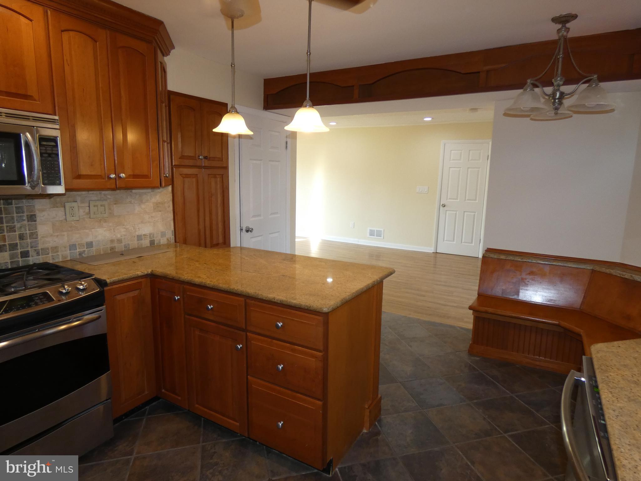 224 Hickory Corner Road Hightstown, NJ 08520 - Photo 7 of 78 Gallery Image 7