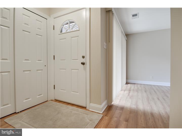 1475 Mt Holly Road, Unit D1 Edgewater Park, NJ 08010 - Photo 15 of 25 Foyer