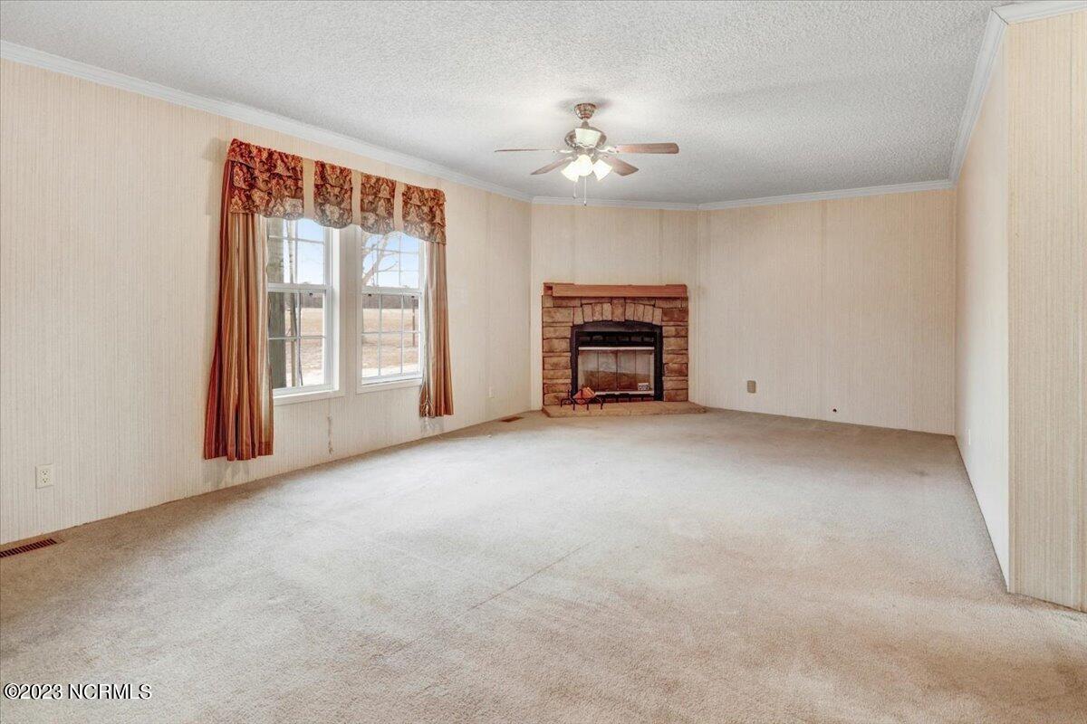 475 White Flash Road Mount Olive, NC 28365 - Photo 13 of 30 Family Room