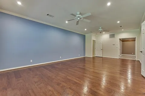 $1,050,000 | 11062 North Hidden Oaks, Conroe, TX 77384
