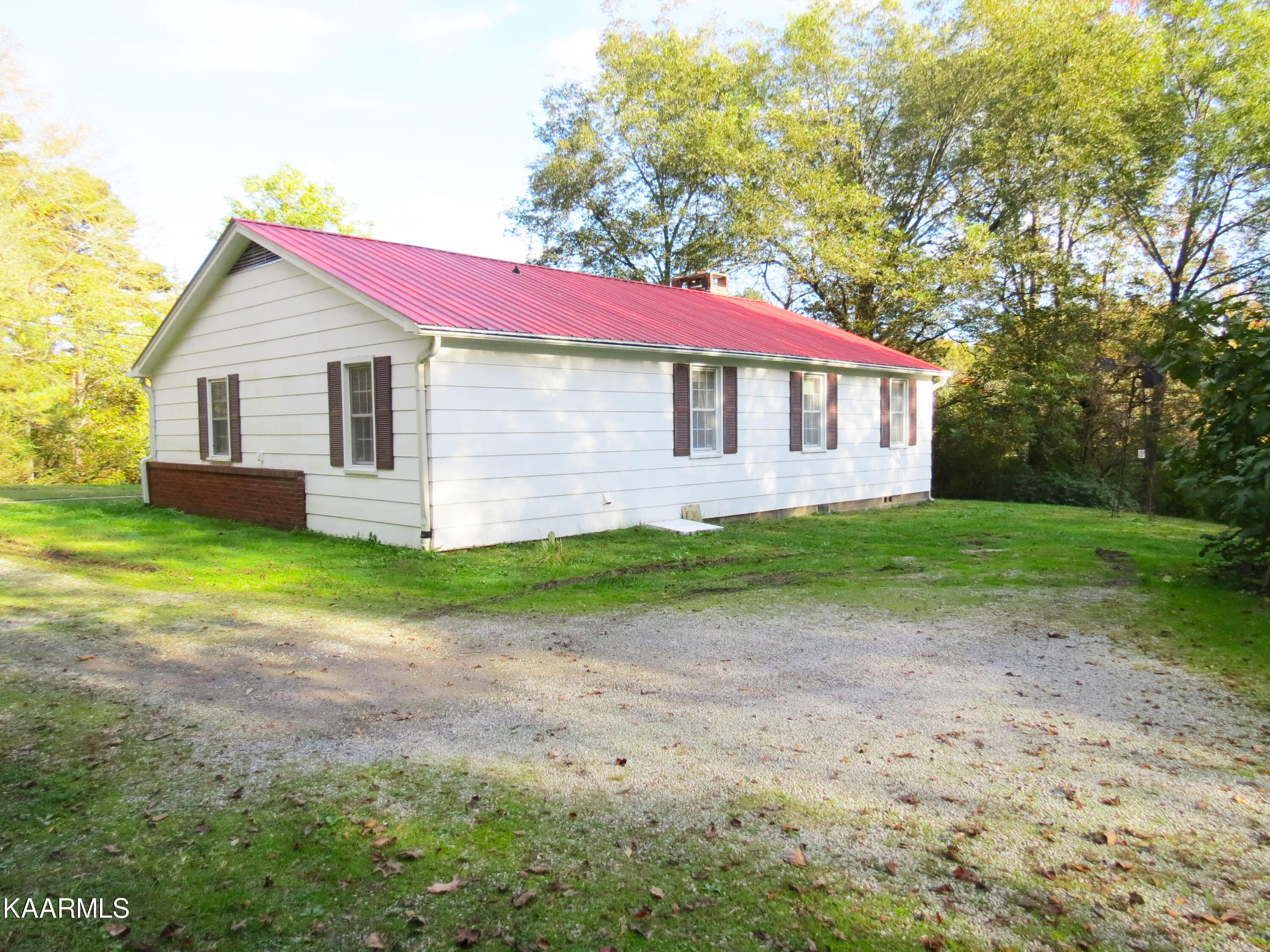 458 Haney Hollow Road Clinton, TN 37716 - Photo 9 of 20 hh17
