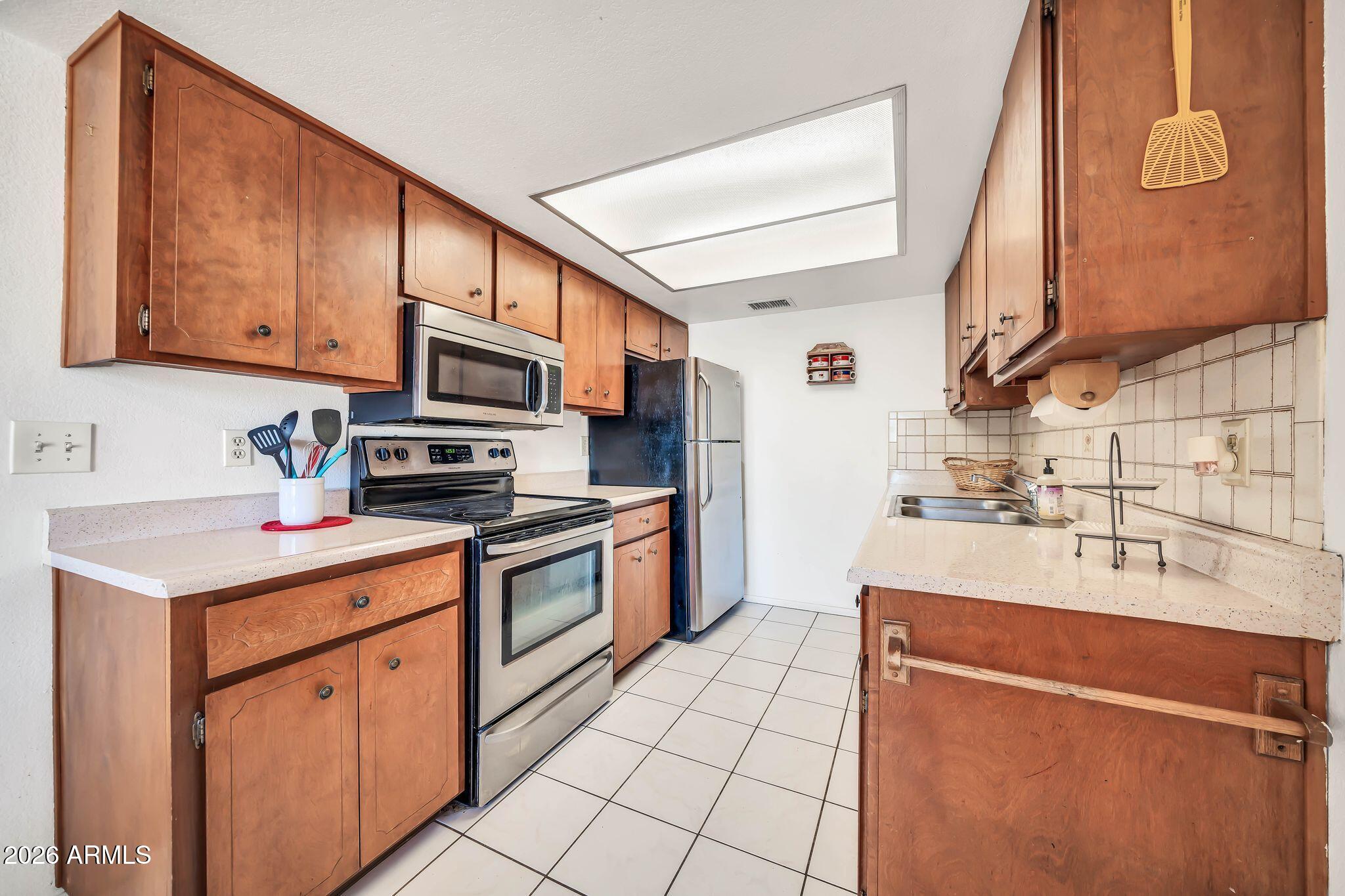9645 West Mountain View Road, Unit B Peoria, AZ 85345 - Photo 17 of 35