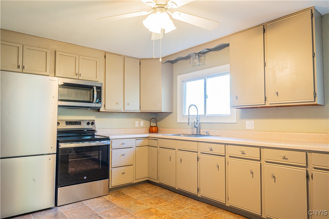 340 South Willow Street Oneida, NY 13421 - Photo 6 of 31