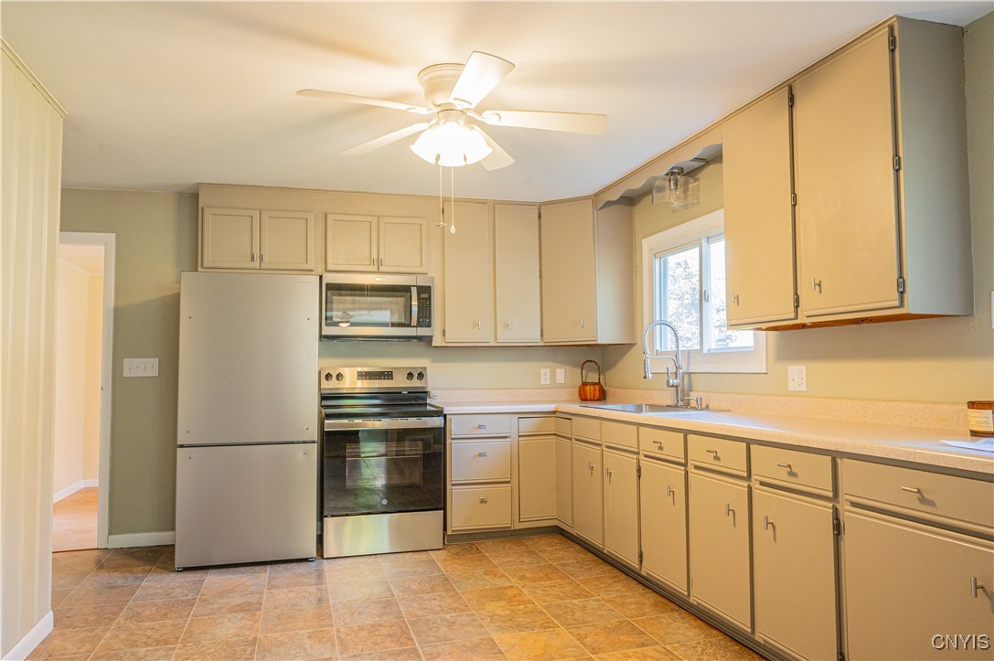 340 South Willow Street Oneida, NY 13421 - Photo 9 of 31