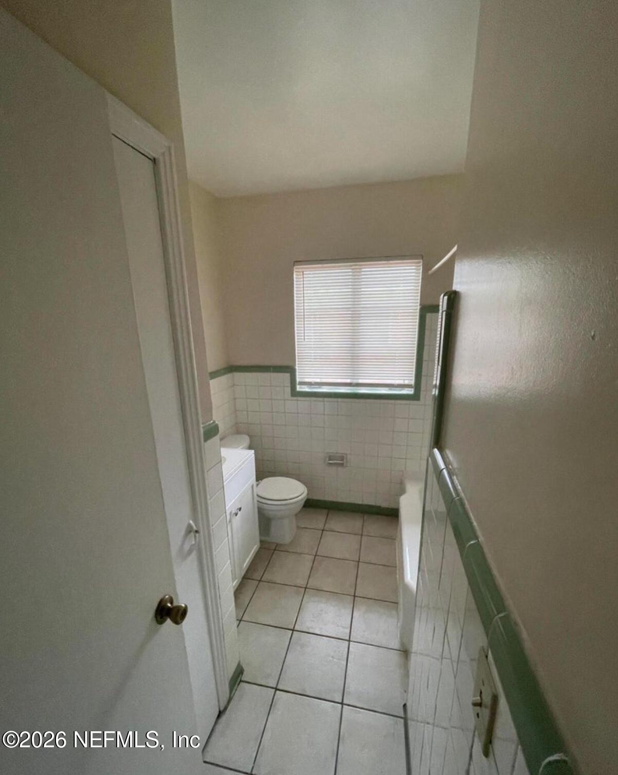 3133 Belden Street, Unit 4 Jacksonville, FL 32207 - Photo 7 of 9 3133 #4 bathroom