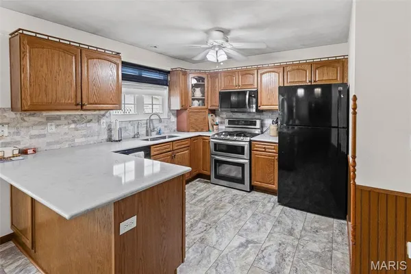 $345,000 | 911 Bayberry Lane, Red Bud, IL 62278