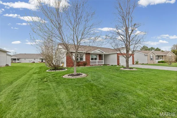 $345,000 | 911 Bayberry Lane, Red Bud, IL 62278