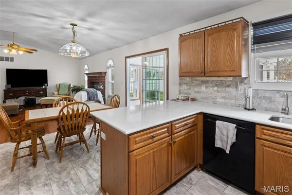 $345,000 | 911 Bayberry Lane, Red Bud, IL 62278