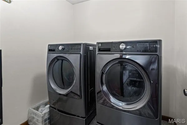 $345,000 | 911 Bayberry Lane, Red Bud, IL 62278