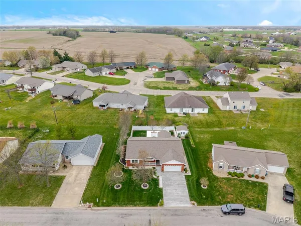 $345,000 | 911 Bayberry Lane, Red Bud, IL 62278