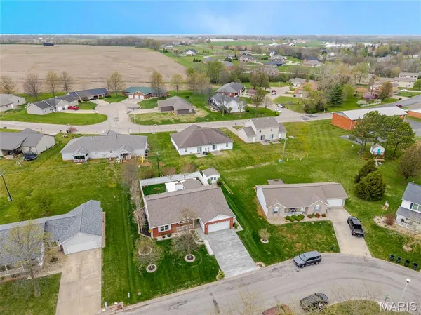 $345,000 | 911 Bayberry Lane, Red Bud, IL 62278