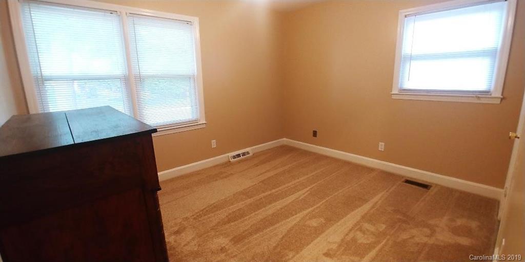 924 Ranch Road Charlotte, NC 28208 - Photo 11 of 14 Gallery Image 11