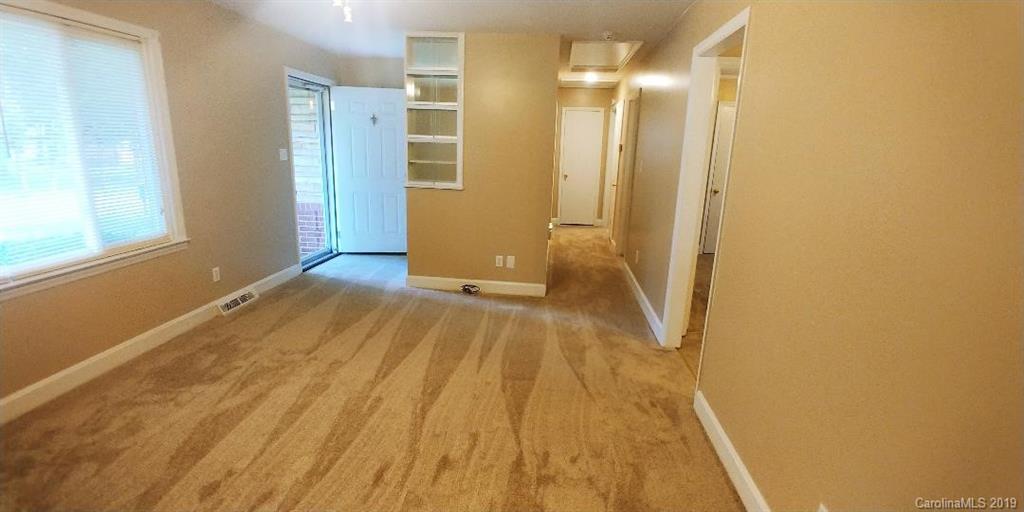 924 Ranch Road Charlotte, NC 28208 - Photo 8 of 14 Gallery Image 8