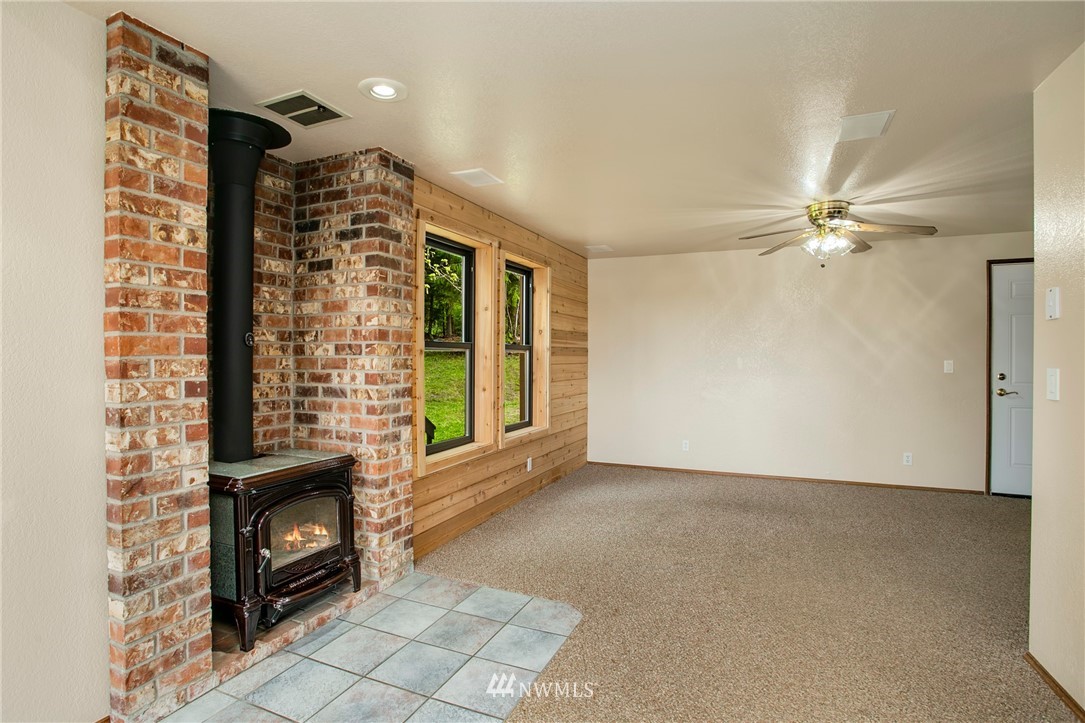 2111 South Lake Roesiger Road Snohomish, WA 98290 - Photo 12 of 39