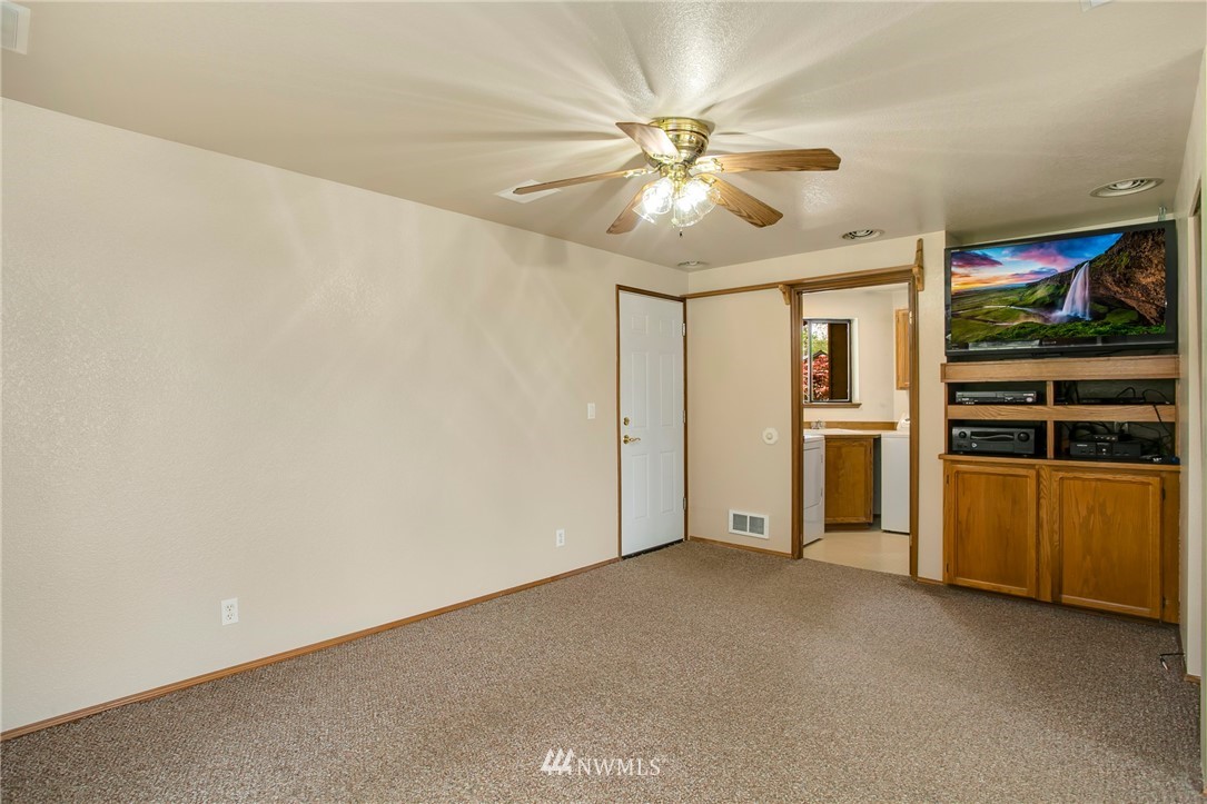 2111 South Lake Roesiger Road Snohomish, WA 98290 - Photo 13 of 39