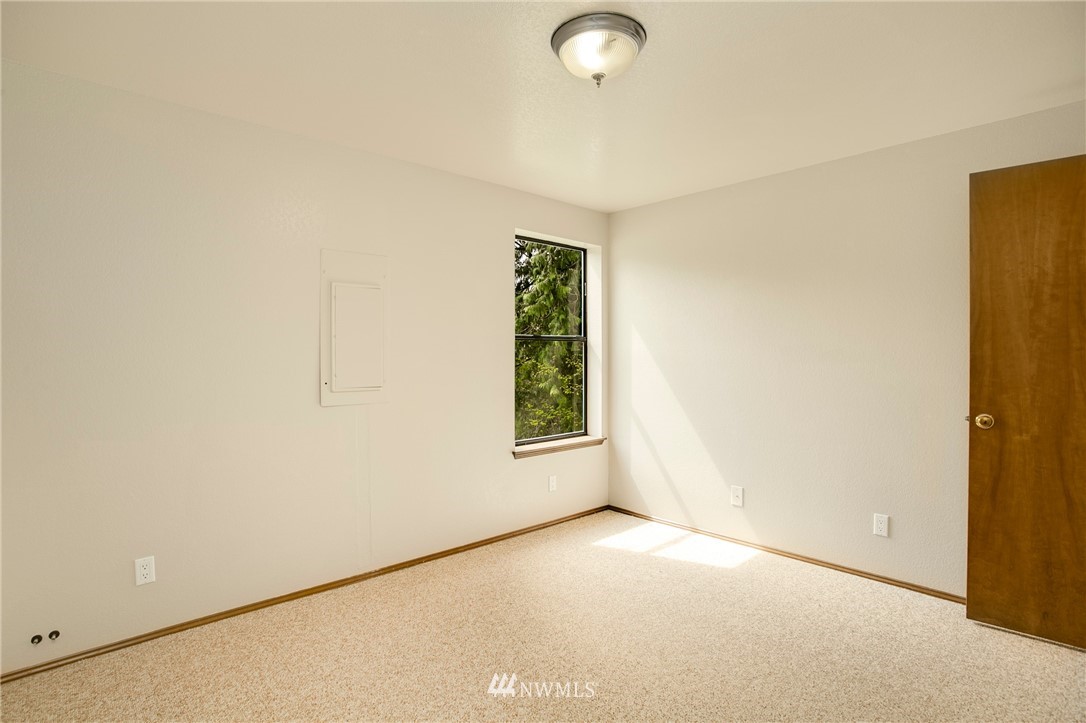 2111 South Lake Roesiger Road Snohomish, WA 98290 - Photo 23 of 39