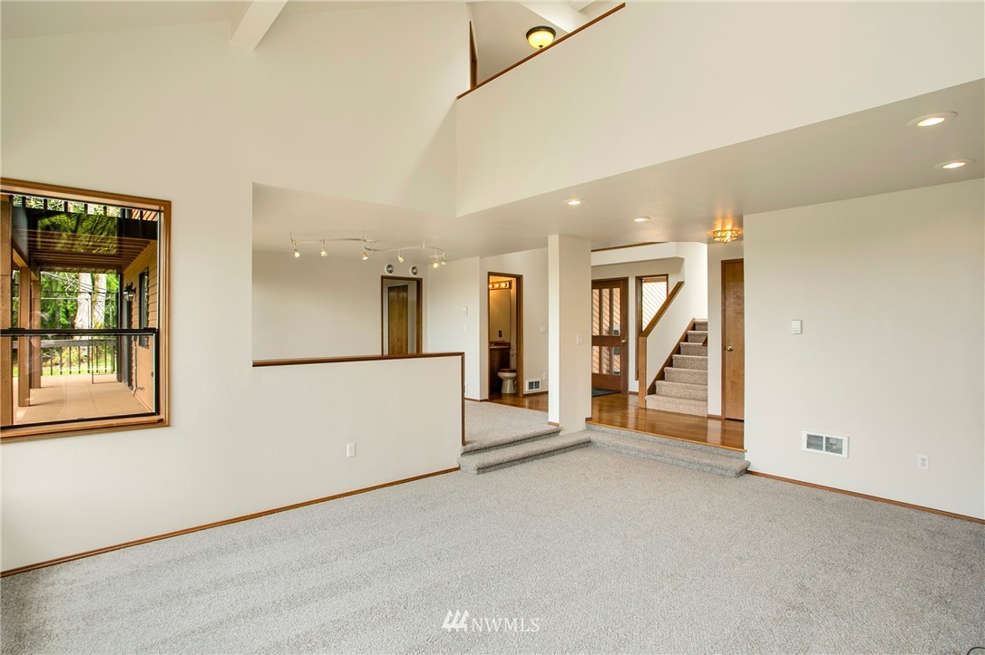 2111 South Lake Roesiger Road Snohomish, WA 98290 - Photo 6 of 39