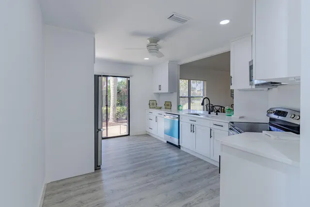 $410,000 | 6893 Southeast Bunker Hill Drive, Hobe Sound, FL 33455