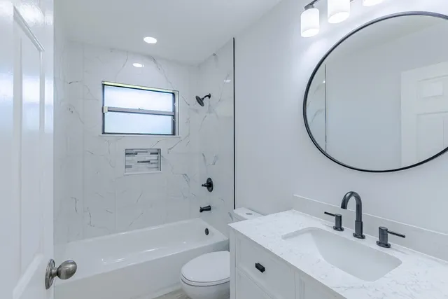 $410,000 | 6893 Southeast Bunker Hill Drive, Hobe Sound, FL 33455