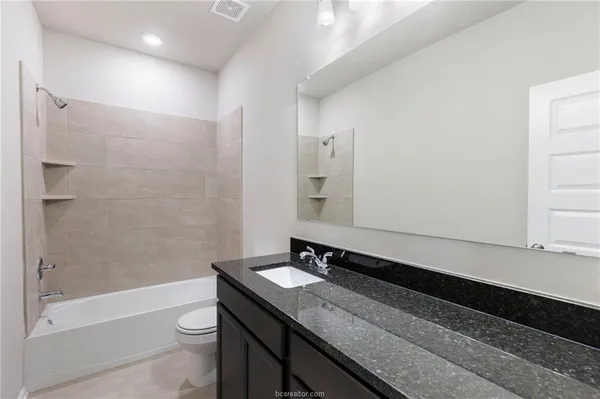 $2,400 | 15217 Still Water Mdw Loop, College Station, TX 77845