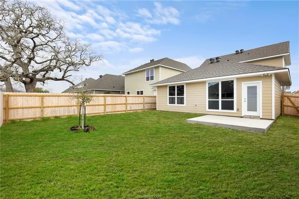 $2,400 | 15217 Still Water Mdw Loop, College Station, TX 77845