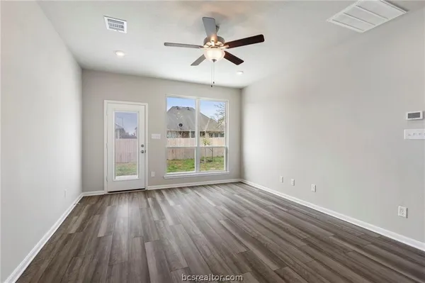$2,400 | 15217 Still Water Mdw Loop, College Station, TX 77845