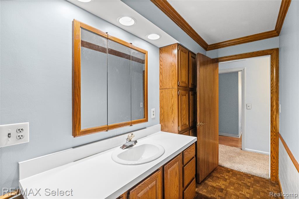 3323 East Carpenter Road Flint, MI 48506 - Photo 23 of 35