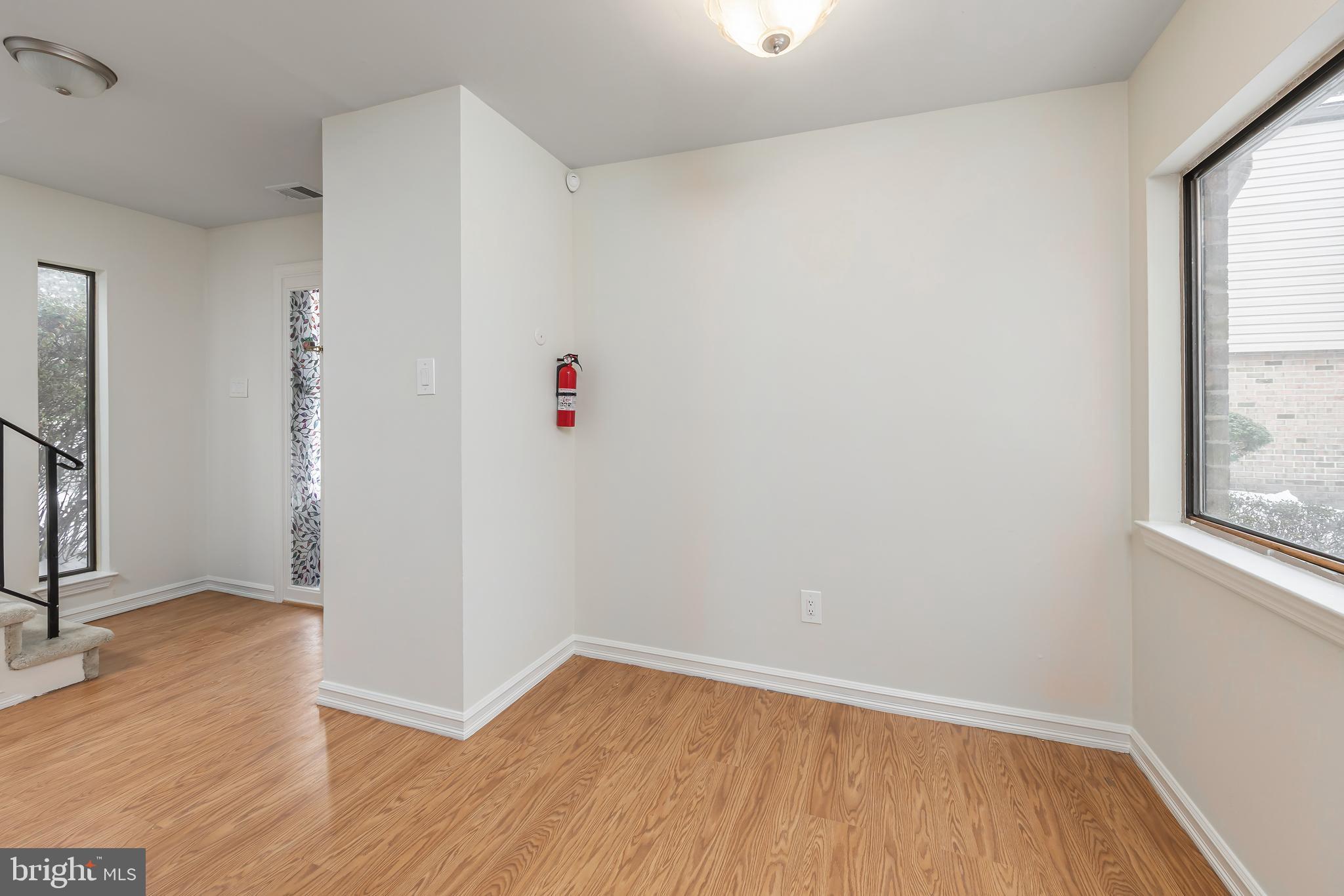 307 Meadowview Lindenwold, NJ 08021 - Photo 2 of 20