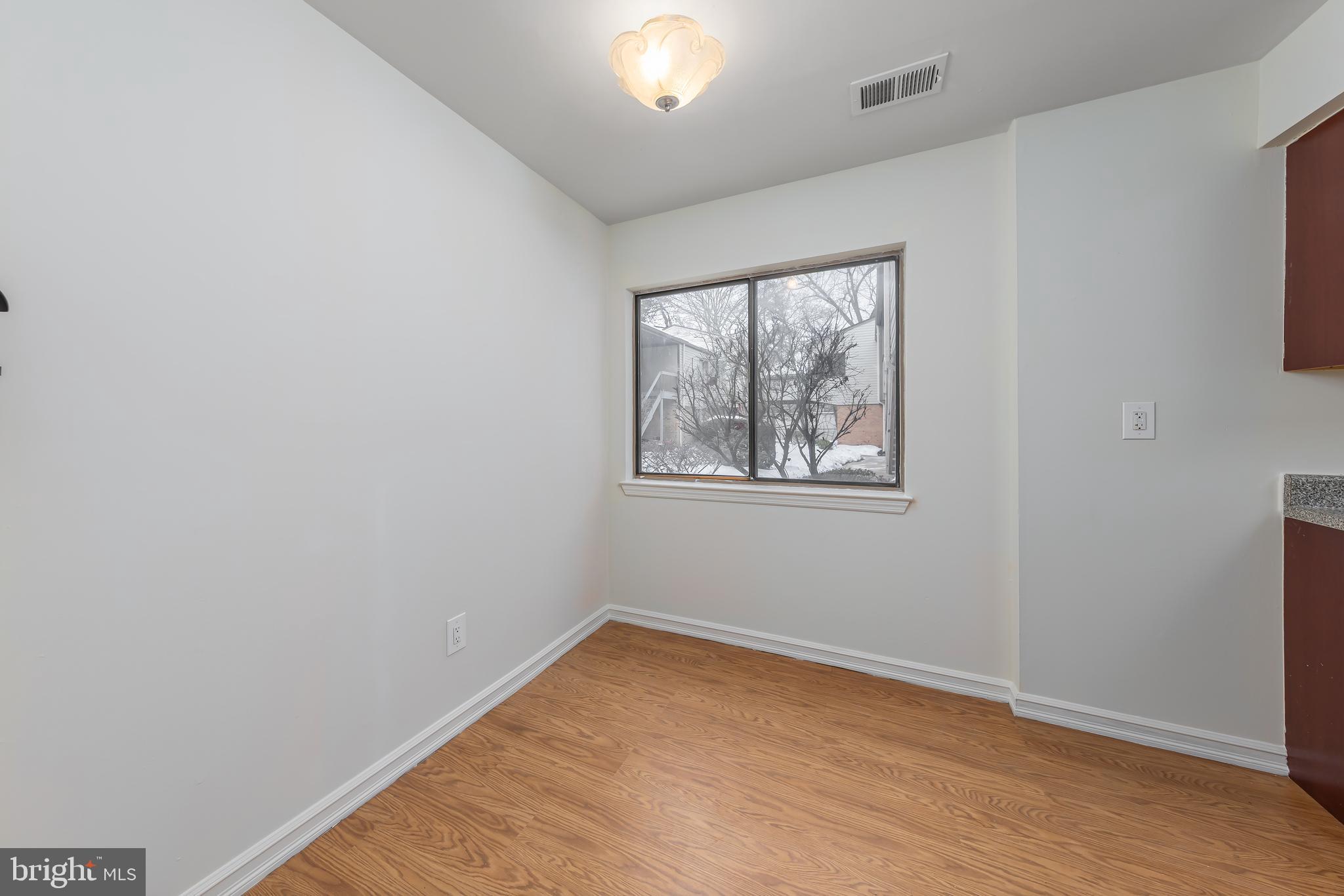 307 Meadowview Lindenwold, NJ 08021 - Photo 4 of 20