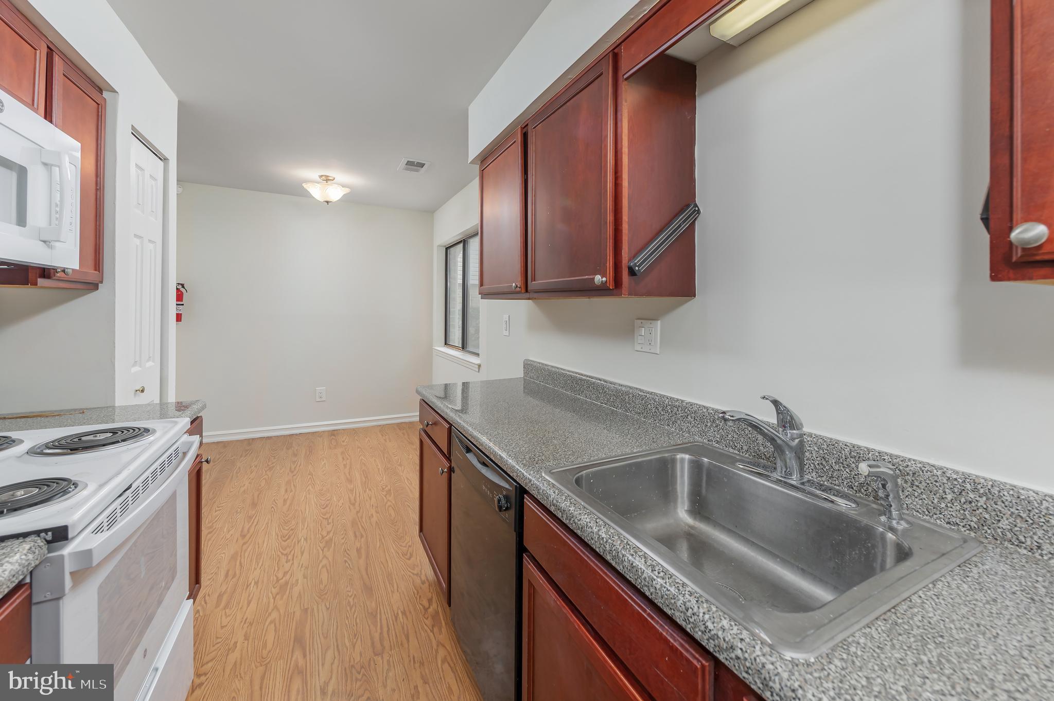 307 Meadowview Lindenwold, NJ 08021 - Photo 7 of 20