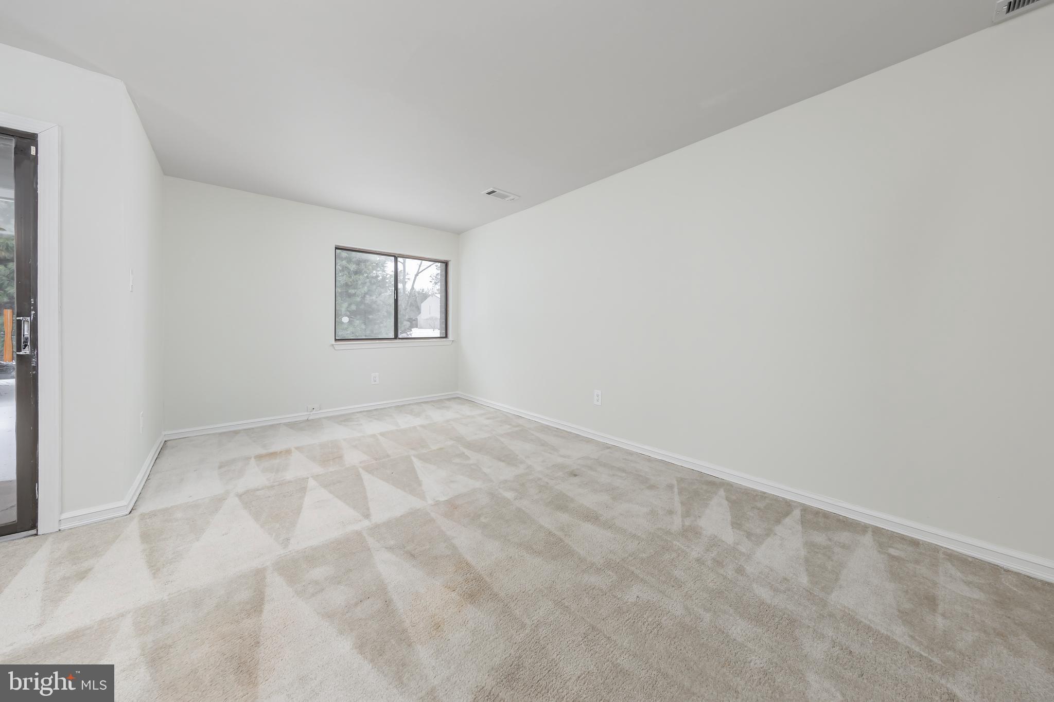 307 Meadowview Lindenwold, NJ 08021 - Photo 9 of 20