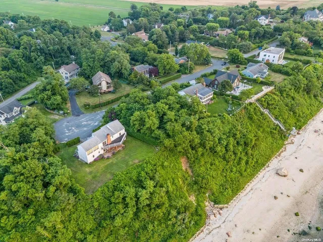 $1,999,000 | 895 Glen Court, Cutchogue, NY 11935