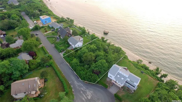 $1,999,000 | 895 Glen Court, Cutchogue, NY 11935