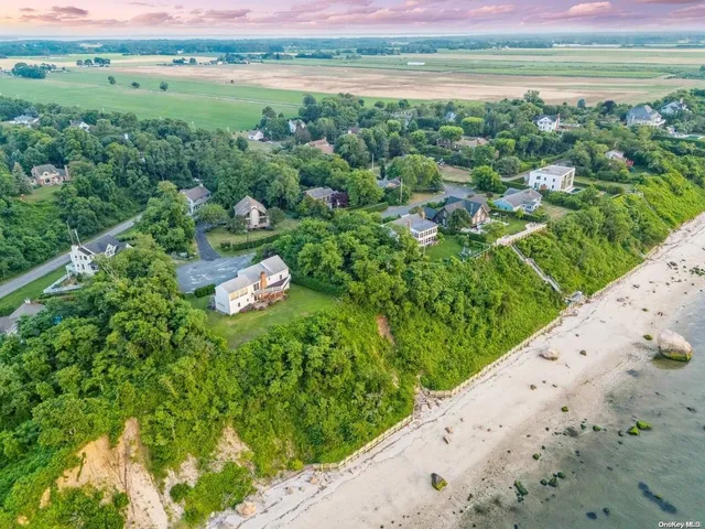 $1,999,000 | 895 Glen Court, Cutchogue, NY 11935