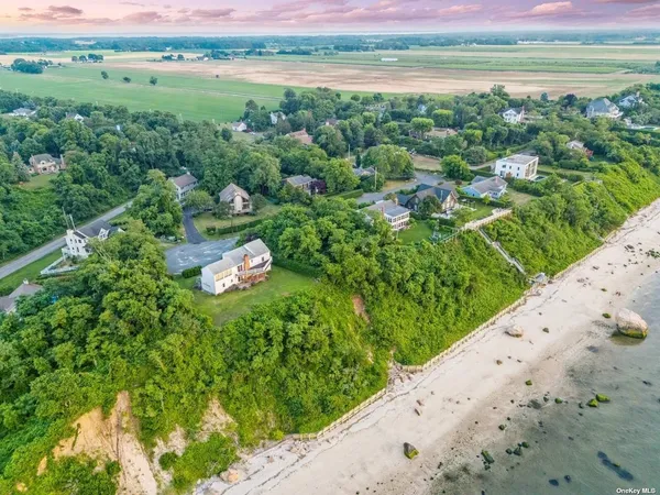 a picture of city view with outdoor space