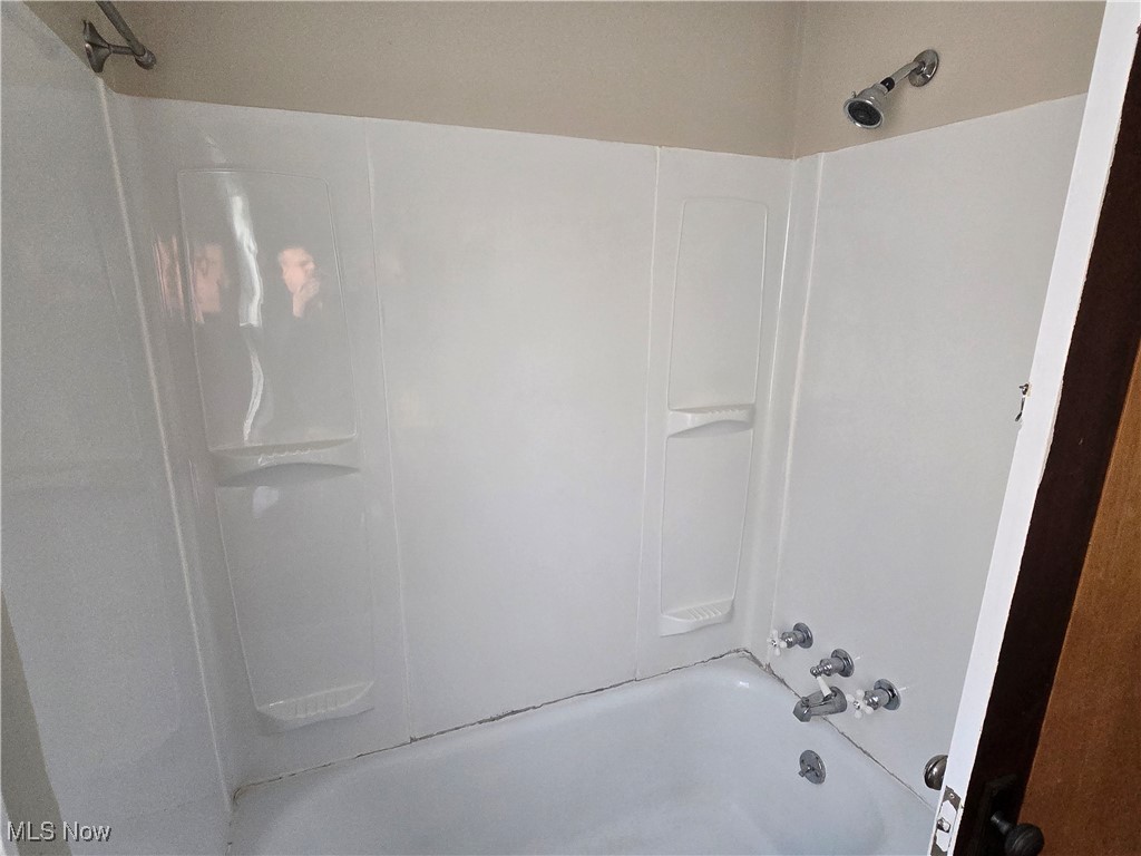 2048 Rossmoor Road Cleveland Heights, OH 44118 - Photo 20 of 29 Bathroom featuring bathtub / shower combination