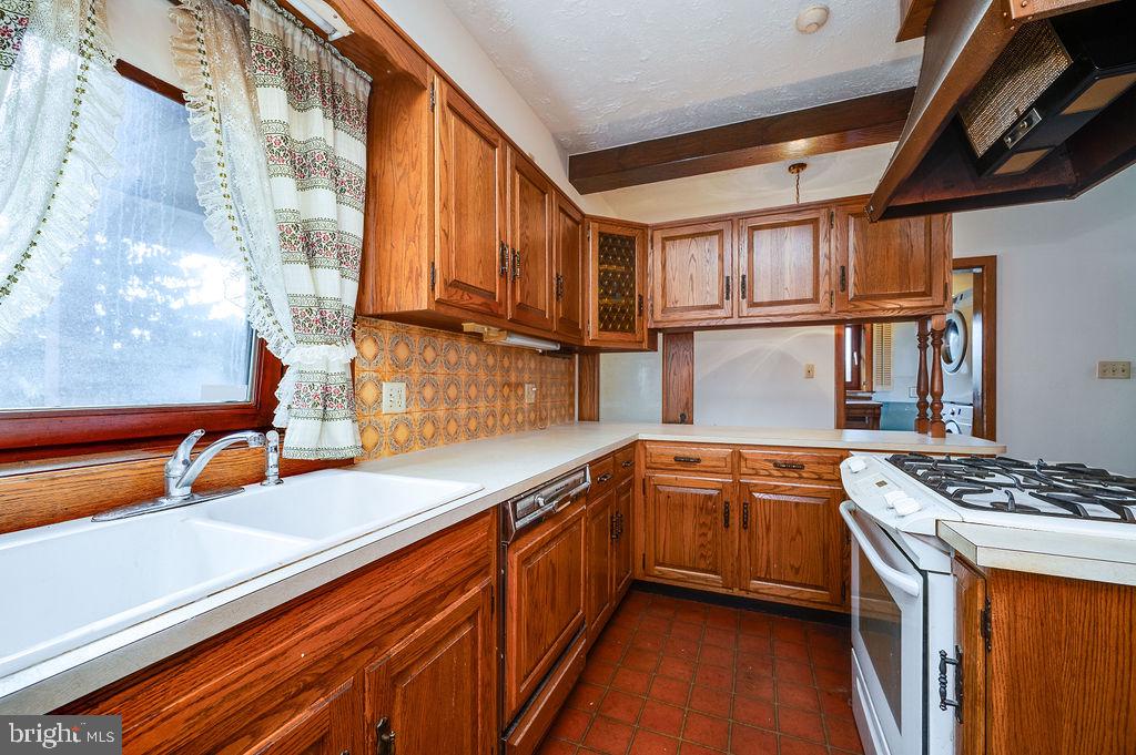 900 Morgantown Road Reading, PA 19607 - Photo 15 of 43 Gallery Image 15