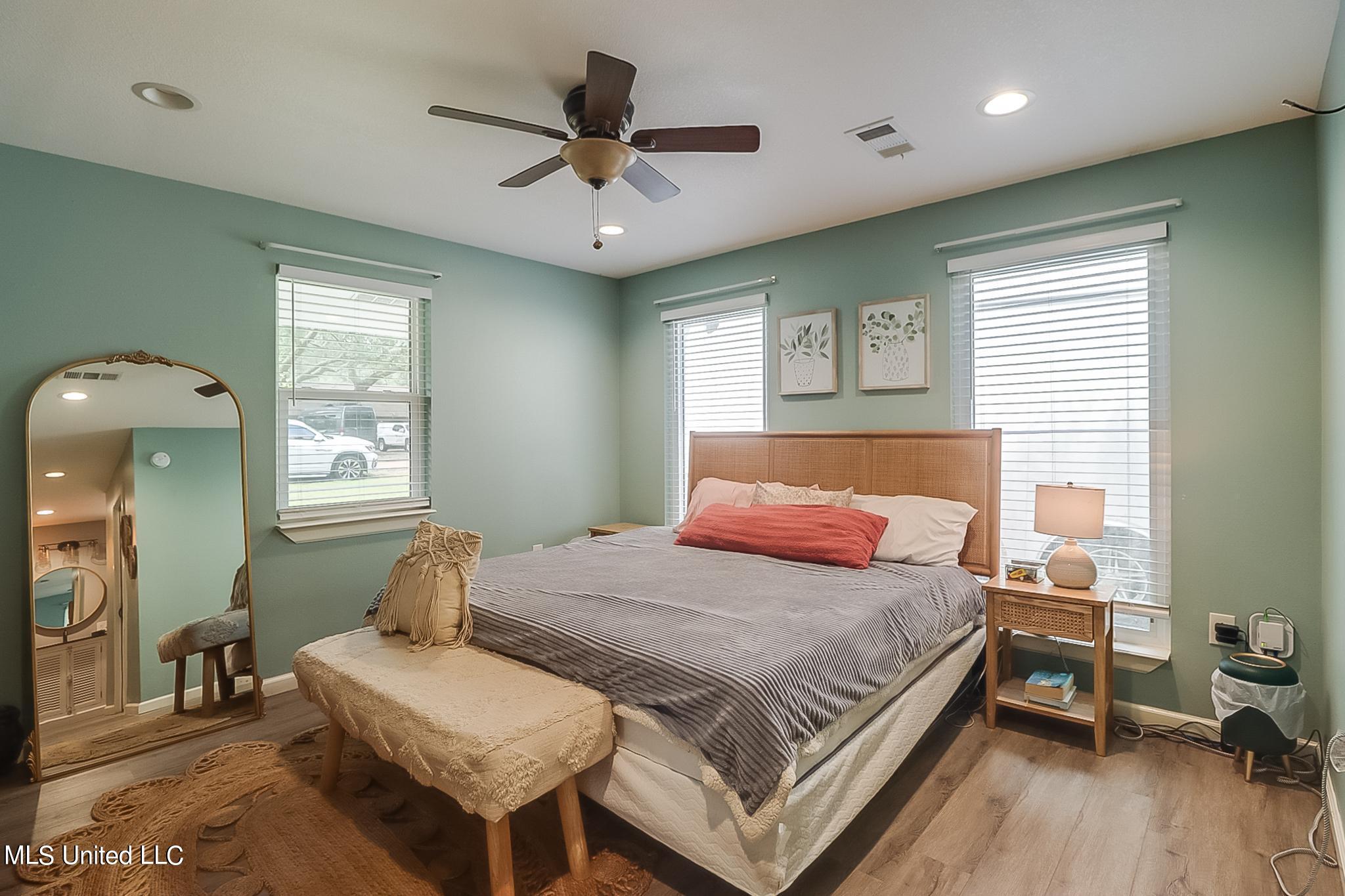 402 Jim Money Road Biloxi, MS 39531 - Photo 8 of 19 Photo Sep 19 2024, 1 10 43 PM (2)