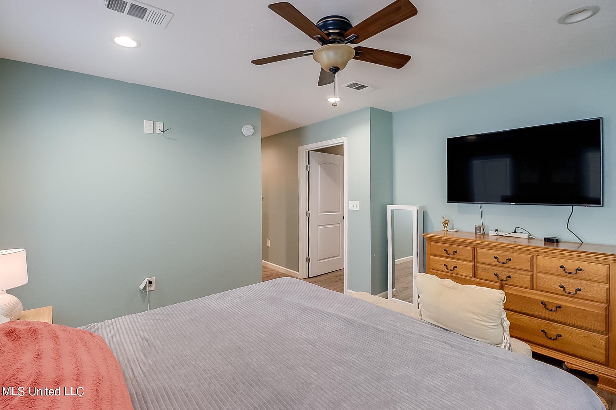 402 Jim Money Road Biloxi, MS 39531 - Photo 9 of 19 Photo Sep 19 2024, 1 12 14 PM