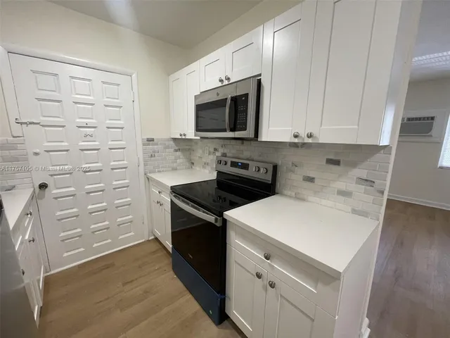 $1,900 | 218 Santillane Avenue, Unit 8, Coral Gables, FL 33134