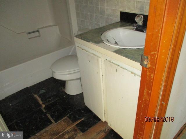 9234 Crooked Road Lincoln, DE 19960 - Photo 14 of 18 hall bath