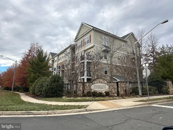 $1,850 | 5132 F Brittney Elyse Circle, Unit 5132F, Centreville, VA 20120