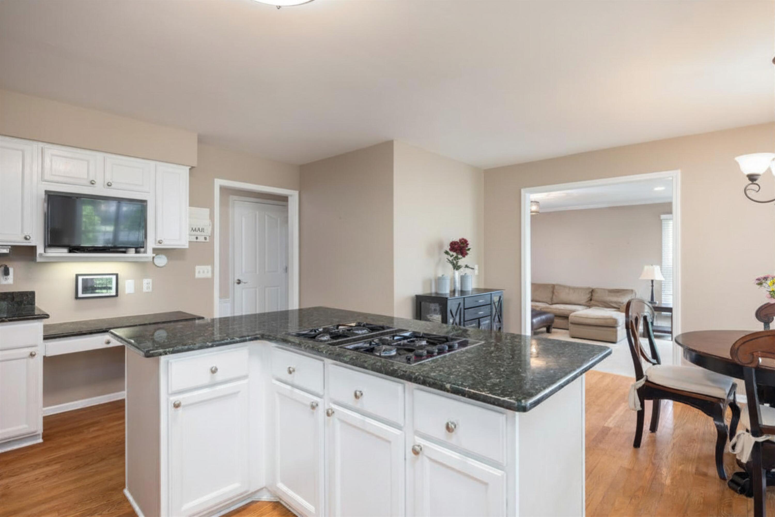 4923 Lexington Court Rochester, MI 48306 - Photo 14 of 42 Untitled design (3)